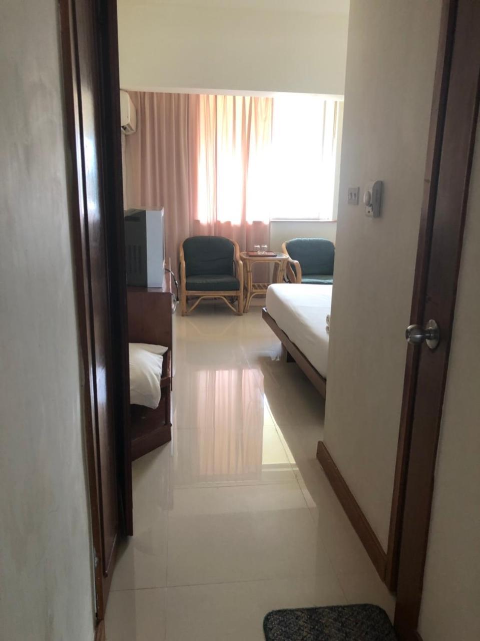Paradorn Inn Chumpon Extérieur photo
