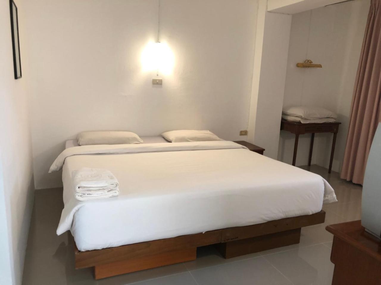 Paradorn Inn Chumpon Extérieur photo